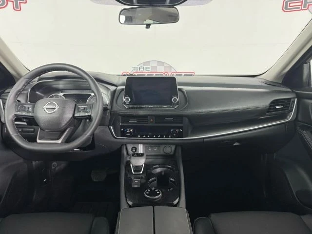 2025 Nissan Rogue - Image 11 of 12