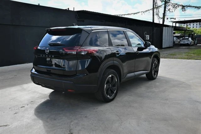 2025 Nissan Rogue - Image 5 of 19