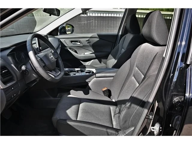 2025 Nissan Rogue - Image 12 of 19