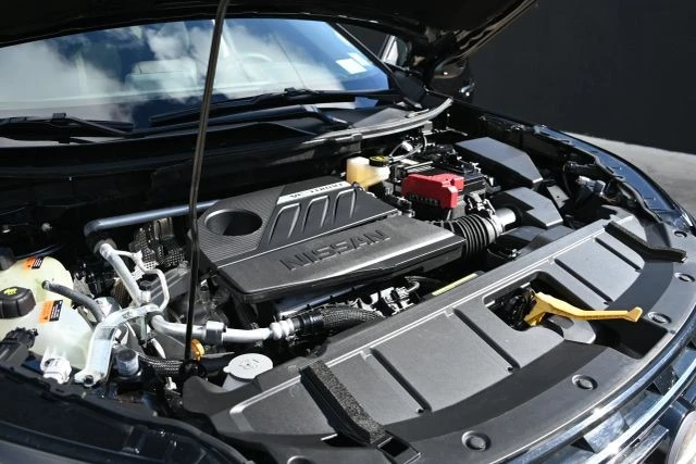 2025 Nissan Rogue - Image 18 of 19