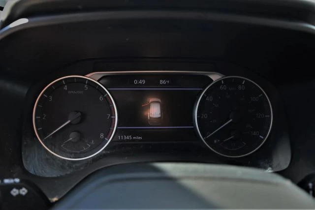 2025 Nissan Rogue - Image 8 of 19