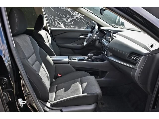 2025 Nissan Rogue - Image 13 of 19