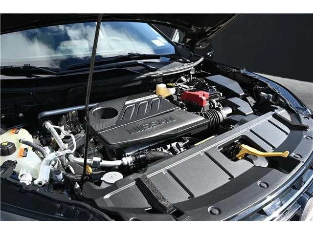 2025 Nissan Rogue - Image 18 of 19