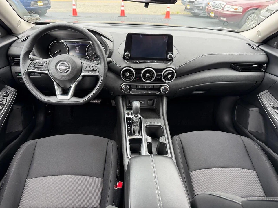 2025 Nissan Sentra 8th Gen - Image 15 of 26