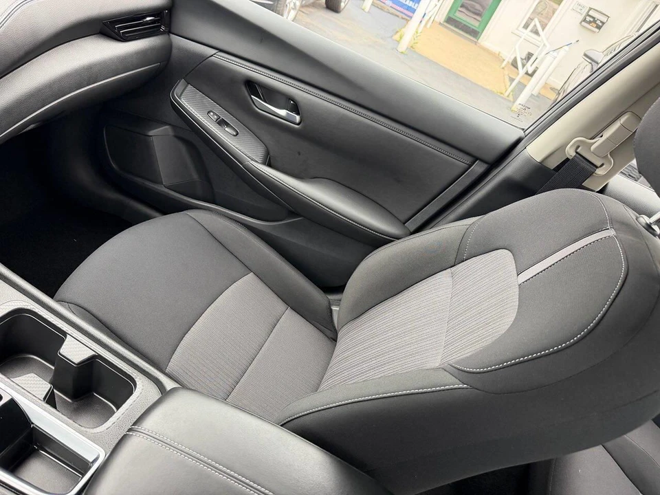 2025 Nissan Sentra 8th Gen - Image 12 of 26