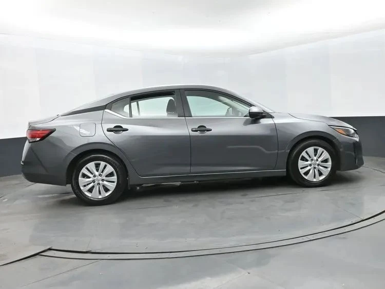 2025 Nissan Sentra 8th Gen - Image 4 of 12