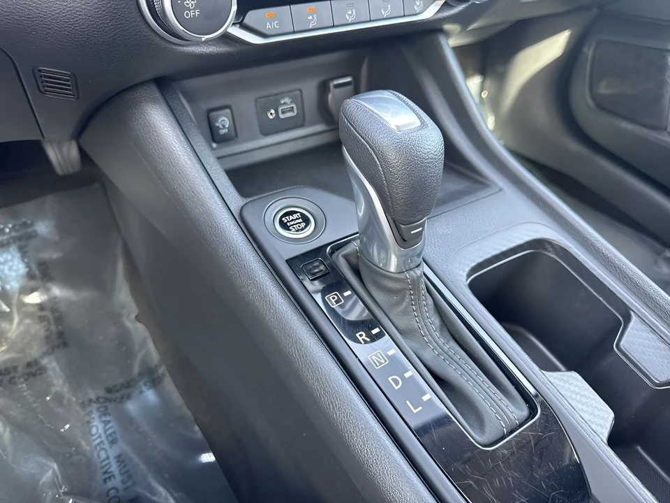2025 Nissan Sentra 8th Gen - Image 15 of 21