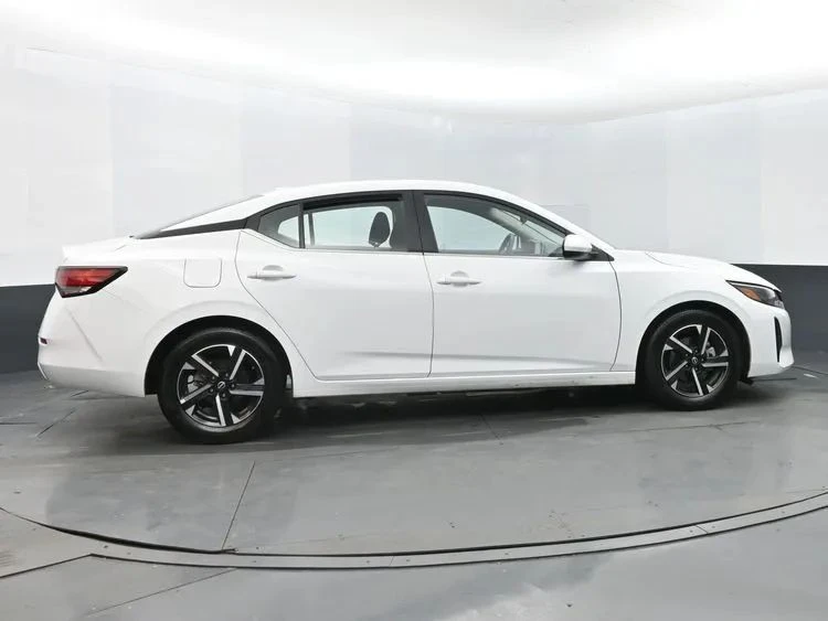 2025 Nissan Sentra 8th Gen - Image 4 of 12