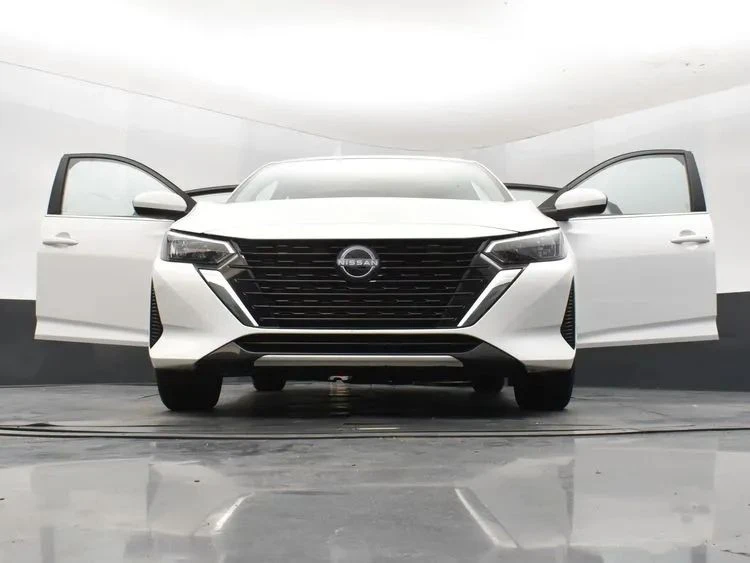 2025 Nissan Sentra 8th Gen - Image 11 of 12