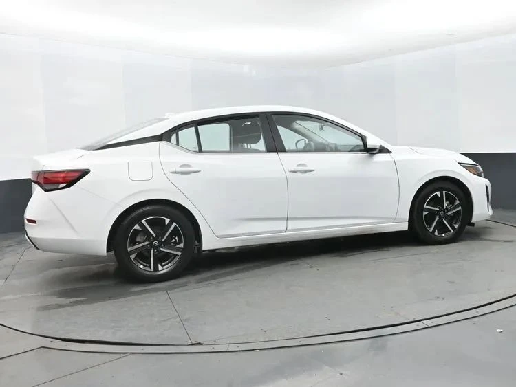 2025 Nissan Sentra 8th Gen - Image 4 of 12