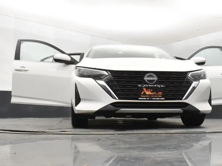 2025 Nissan Sentra 8th Gen - Image 11 of 12