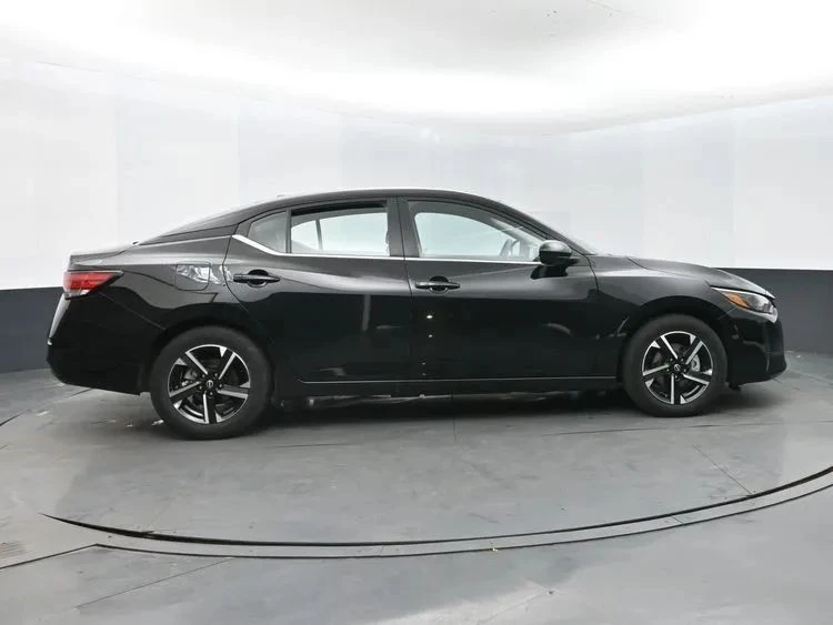 2025 Nissan Sentra 8th Gen - Image 4 of 12