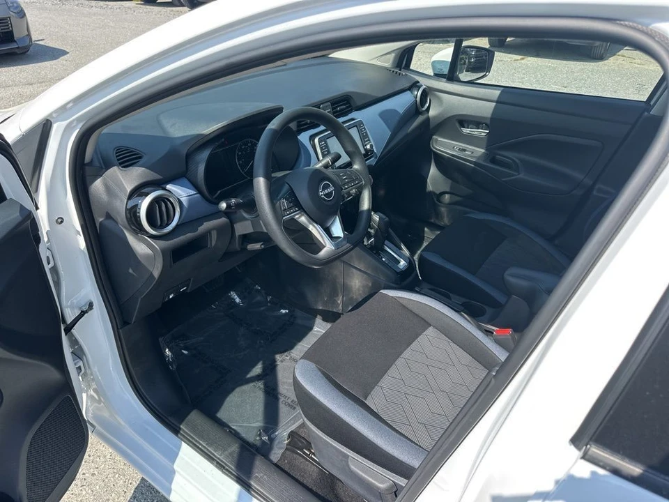 2025 Nissan Versa - Image 9 of 21
