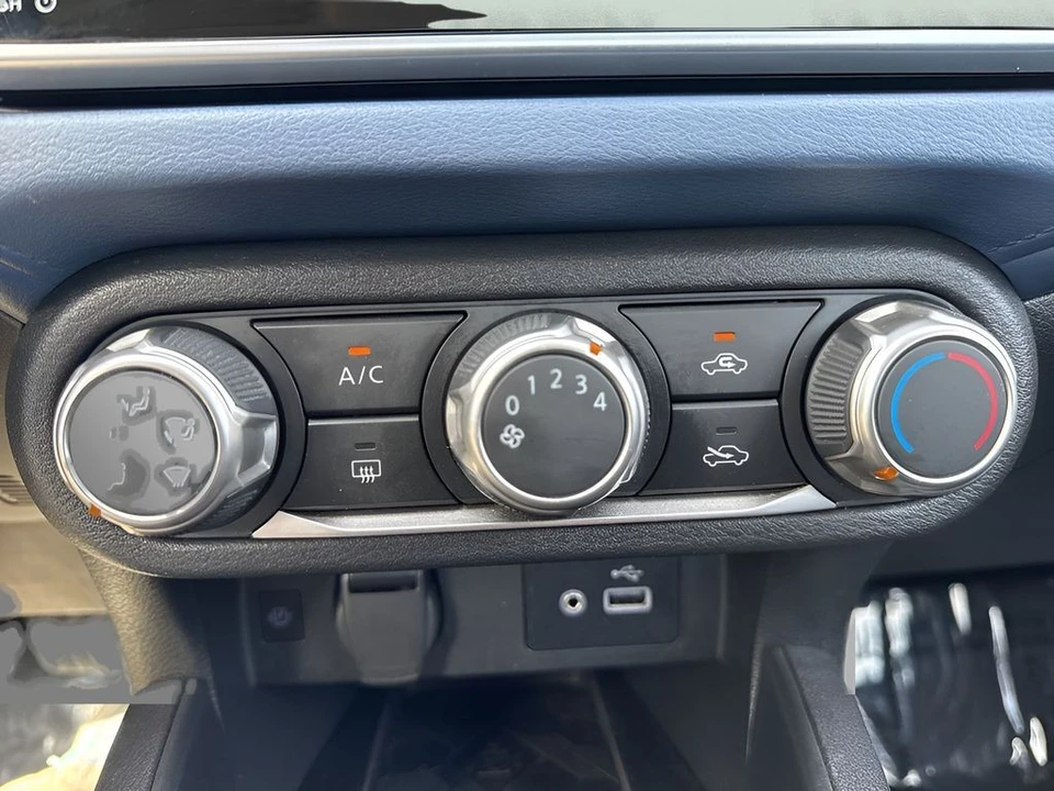 2025 Nissan Versa - Image 17 of 21