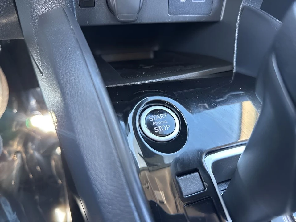 2025 Nissan Versa - Image 19 of 21