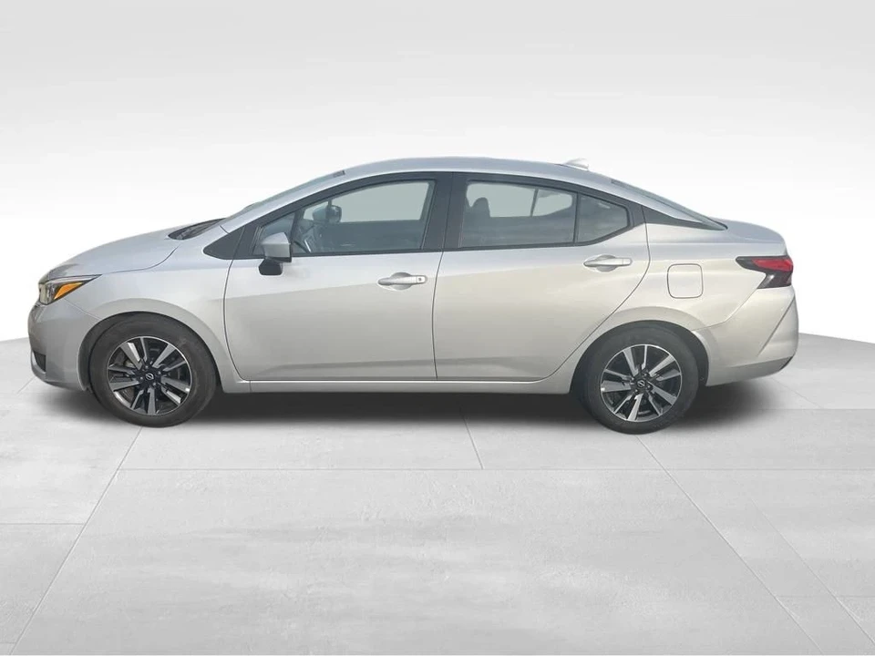 2025 Nissan Versa - Image 9 of 12