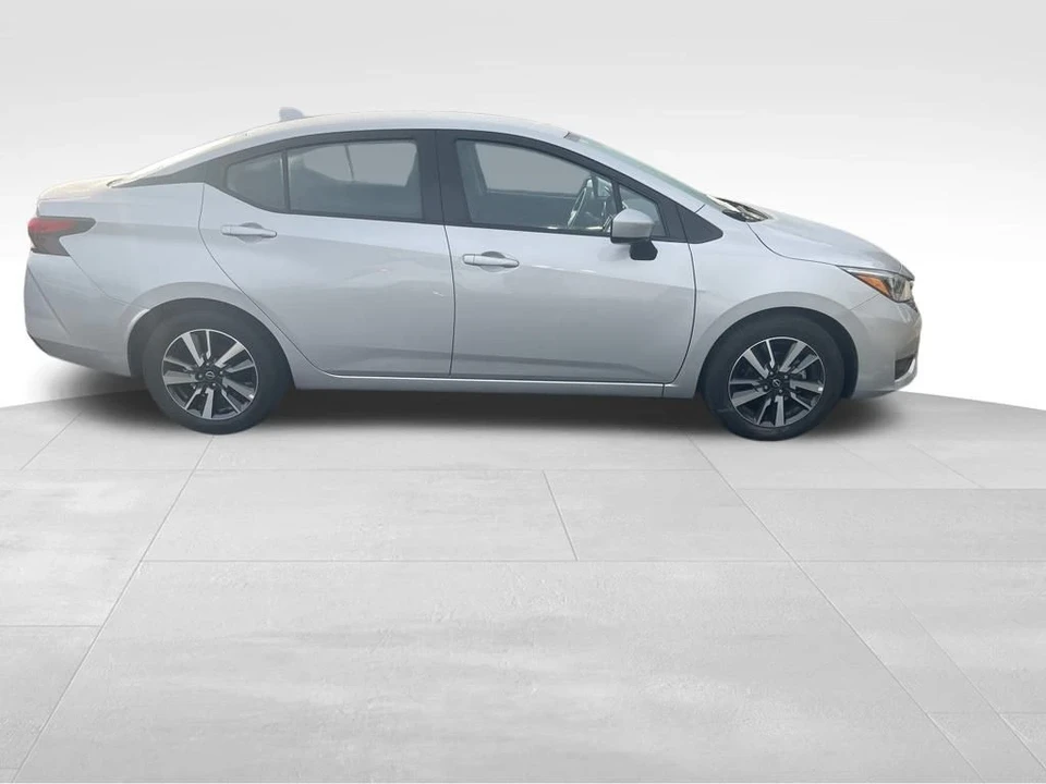 2025 Nissan Versa - Image 4 of 12