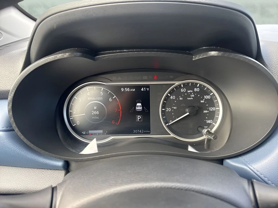 2025 Nissan Versa - Image 20 of 21