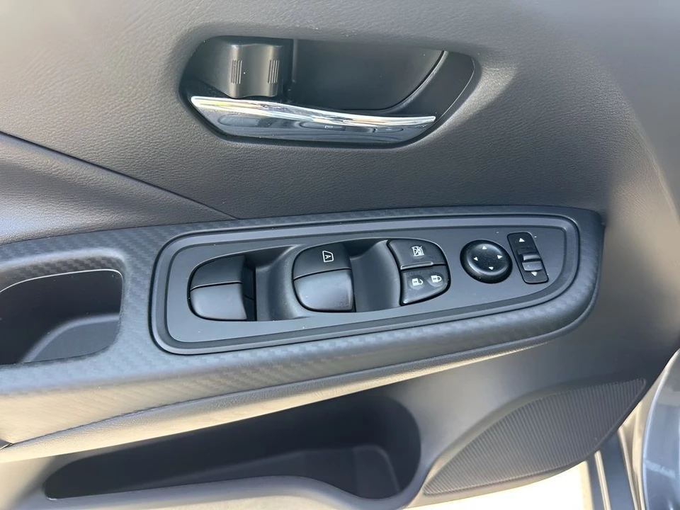 2025 Nissan Versa - Image 21 of 21