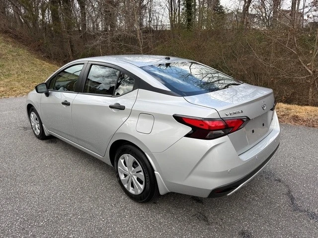 2025 Nissan Versa - Image 8 of 12