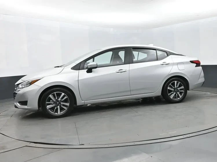2025 Nissan Versa - Image 5 of 12