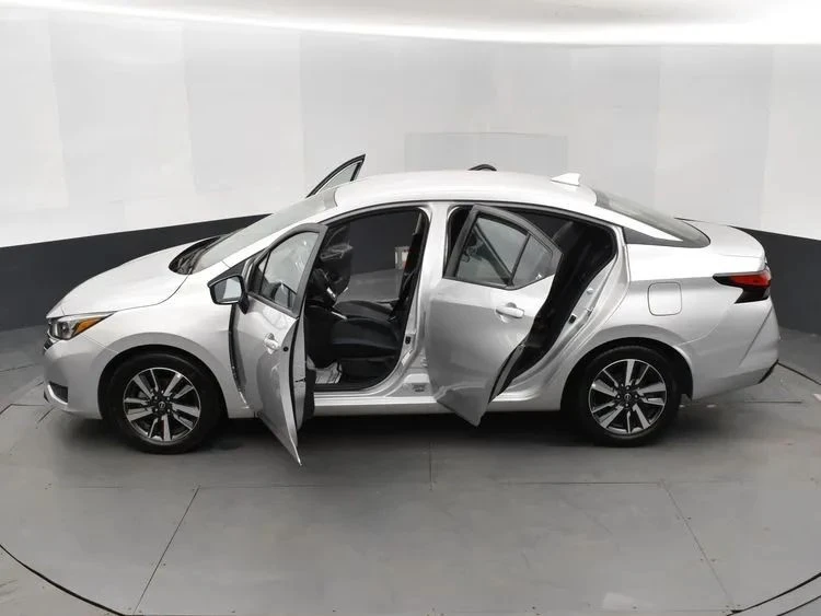 2025 Nissan Versa - Image 7 of 12