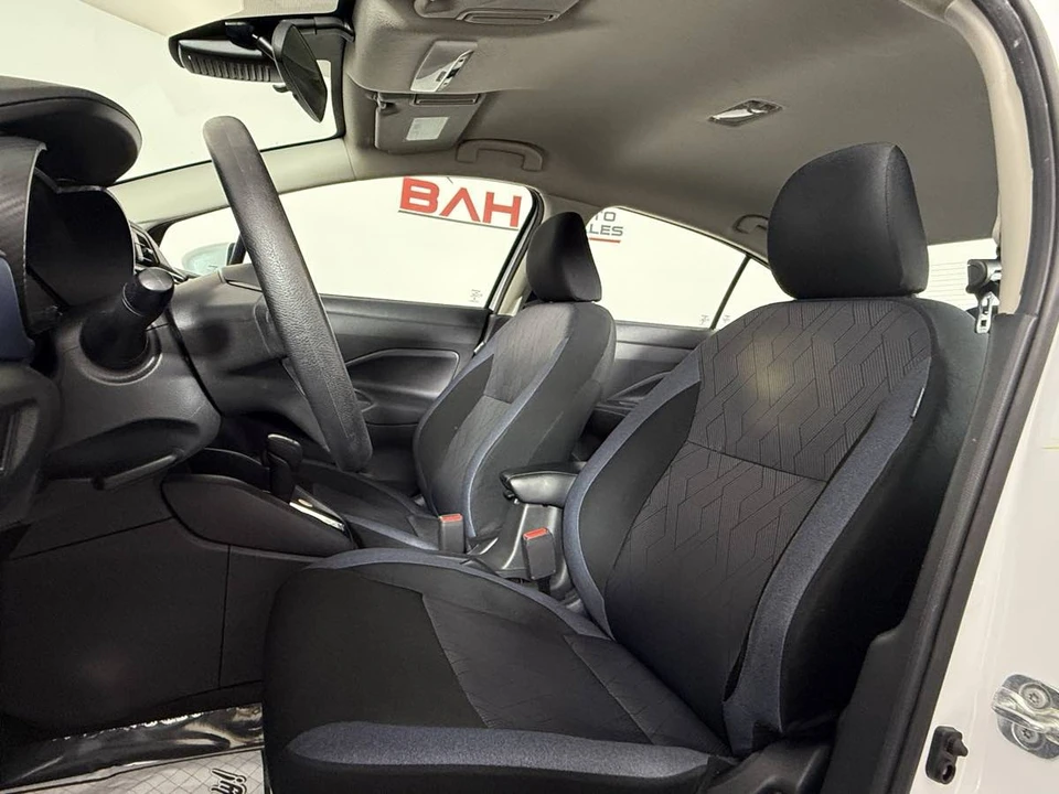 2025 Nissan Versa - Image 17 of 21