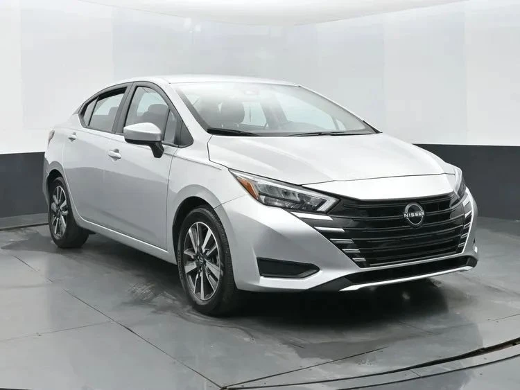 2025 Nissan Versa - Image 2 of 12