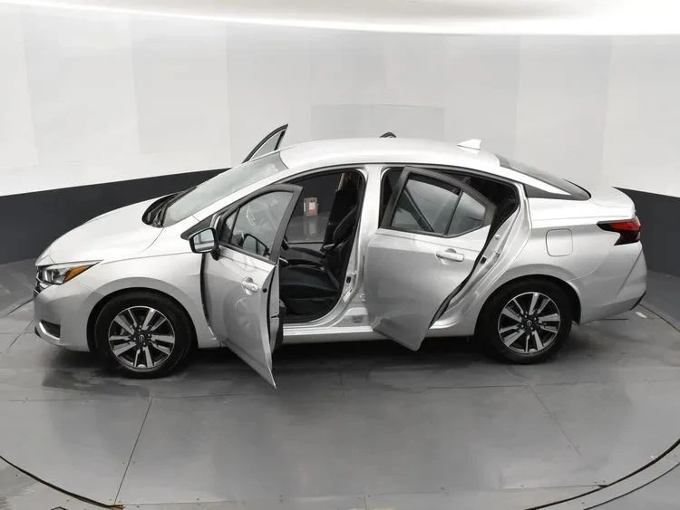 2025 Nissan Versa - Image 7 of 12