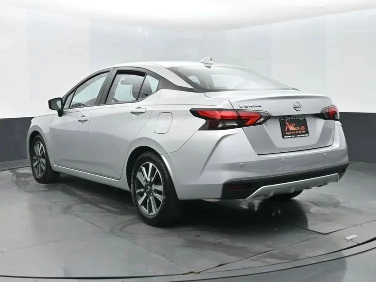 2025 Nissan Versa - Image 9 of 12