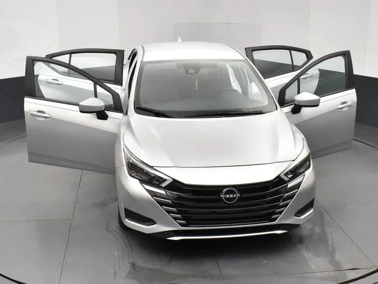 2025 Nissan Versa - Image 10 of 12