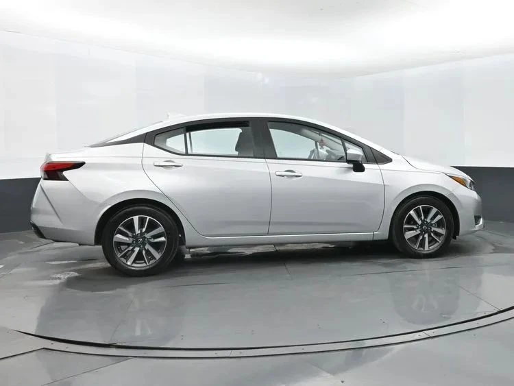2025 Nissan Versa - Image 4 of 12