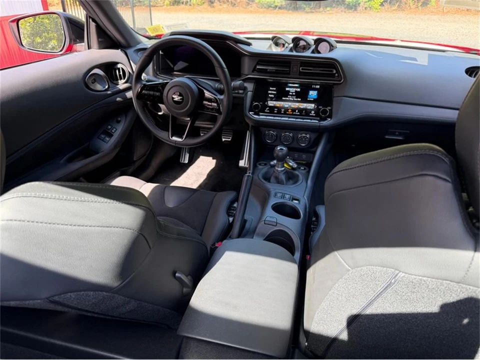 2025 Nissan Z 7th Gen - Image 28 of 31