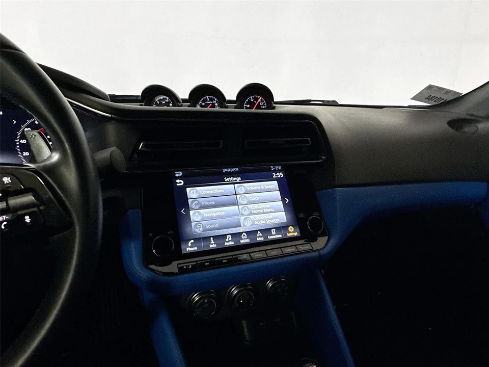 2025 Nissan Z - Image 9 of 31