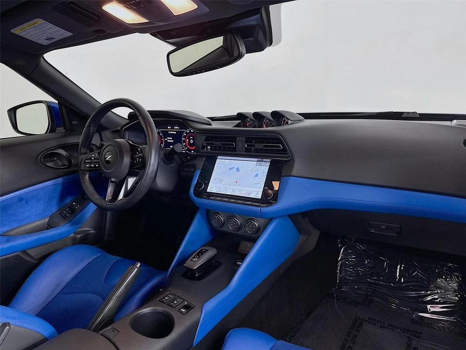 2025 Nissan Z - Image 21 of 31