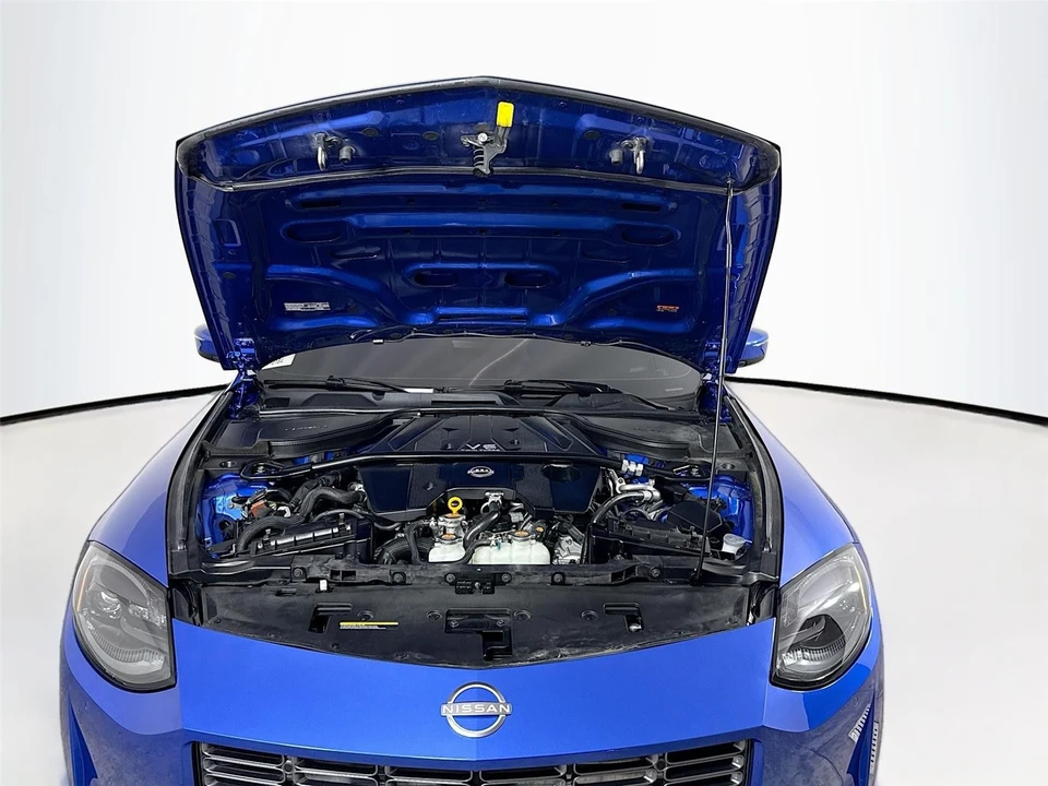 2025 Nissan Z - Image 24 of 31