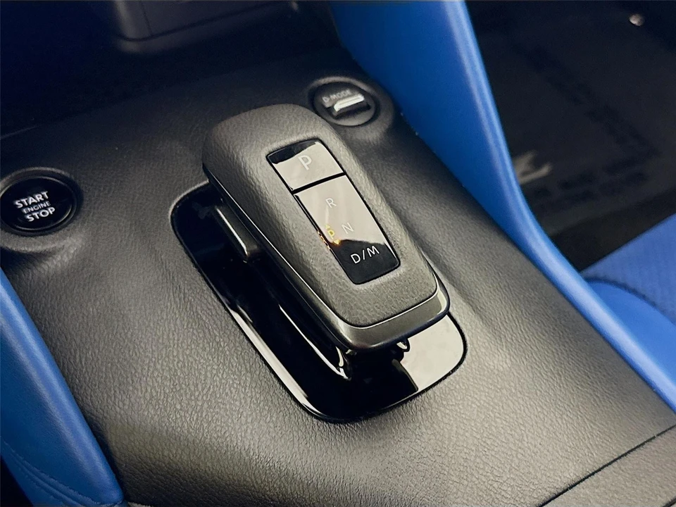 2025 Nissan Z - Image 17 of 31