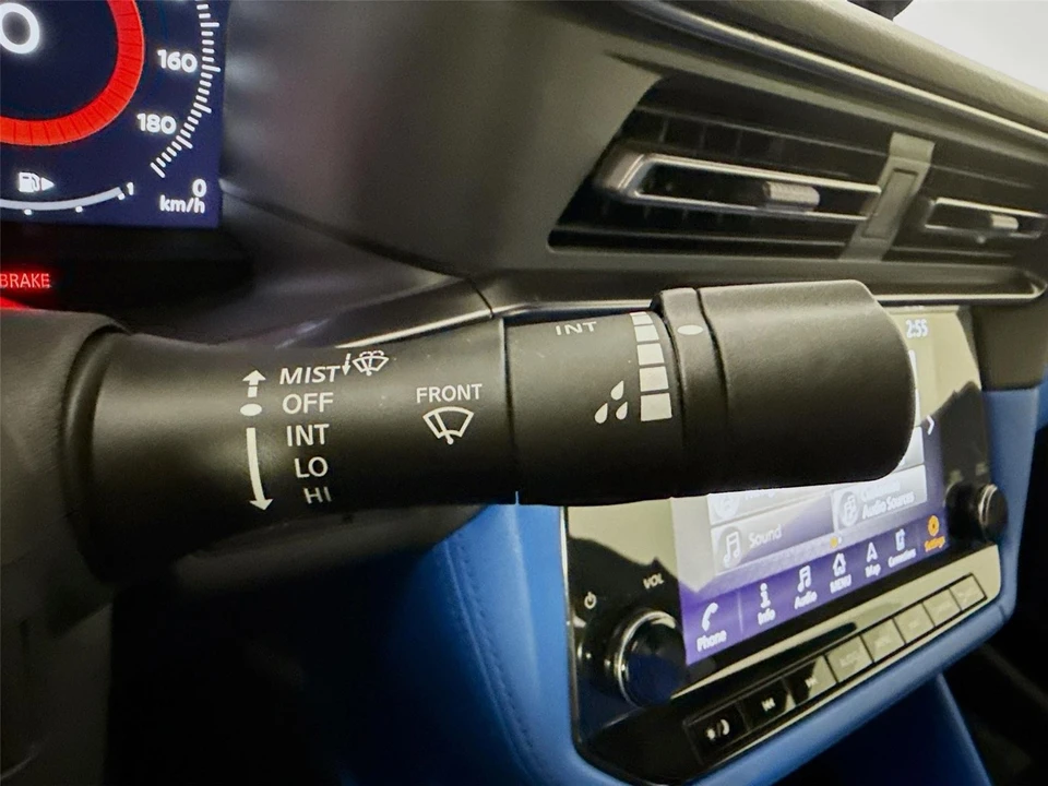 2025 Nissan Z - Image 7 of 31