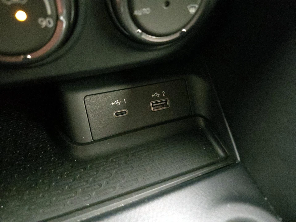 2025 Nissan Z 7th Gen - Image 20 of 26