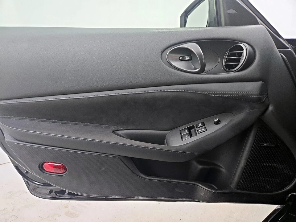 2025 Nissan Z 7th Gen - Image 13 of 25