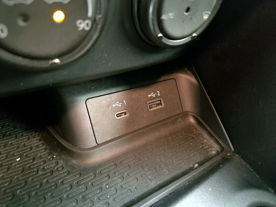 2025 Nissan Z 7th Gen - Image 19 of 25