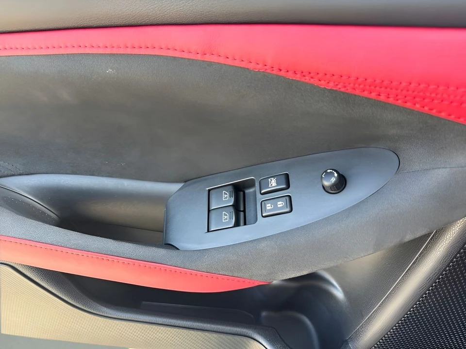 2025 Nissan Z 7th Gen - Image 27 of 31