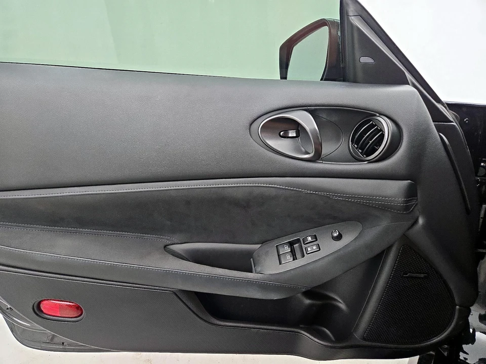 2025 Nissan Z 7th Gen - Image 13 of 26