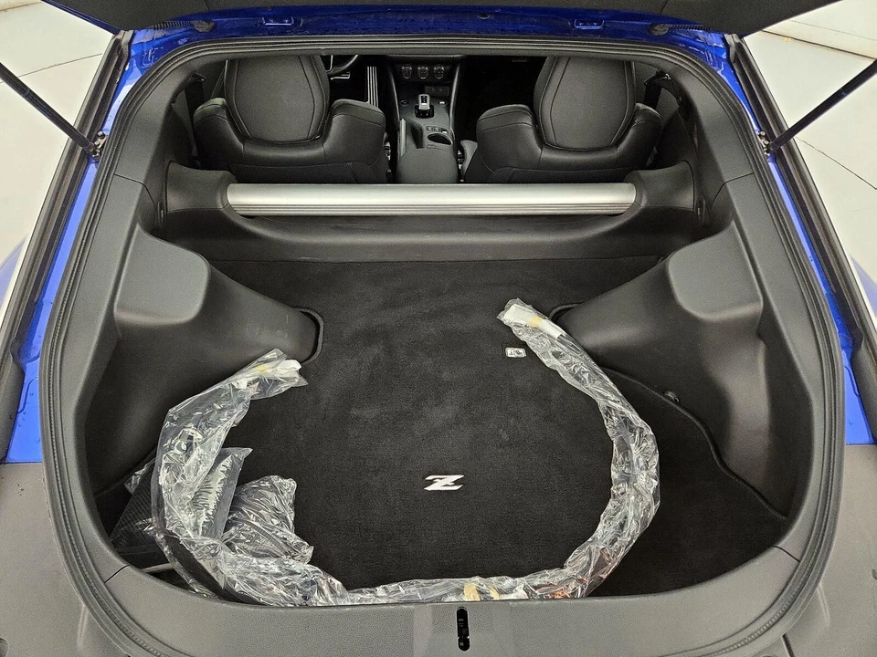 2025 Nissan Z - Image 21 of 25
