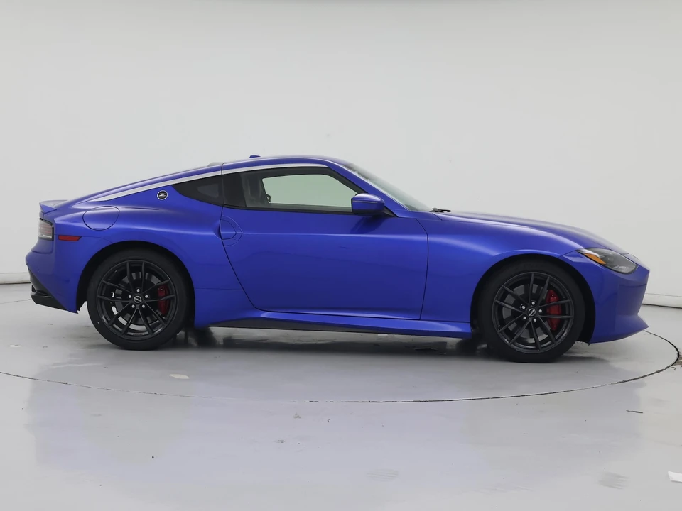 2025 Nissan Z - Image 8 of 25