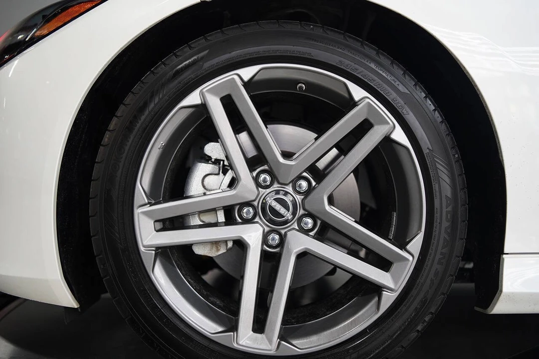 2025 Nissan Z 7th Gen - Image 25 of 31
