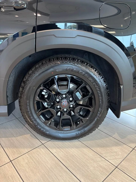 2025 Nissan Armada - Image 2 of 10
