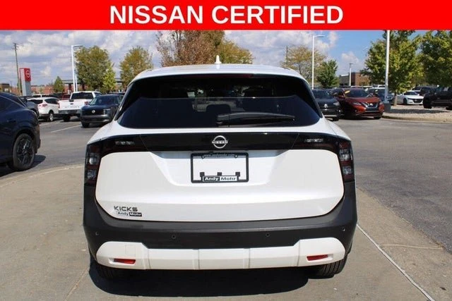 2025 Nissan Kicks - Image 9 of 21