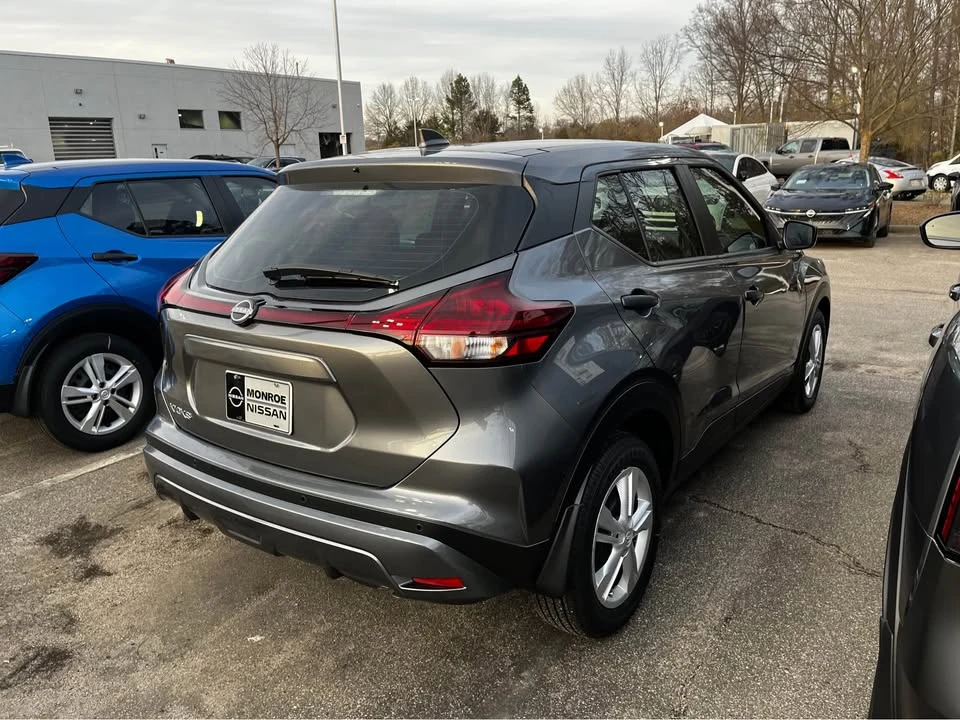 2025 Nissan Kicks - Image 3 of 5
