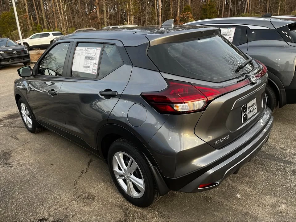 2025 Nissan Kicks - Image 4 of 5